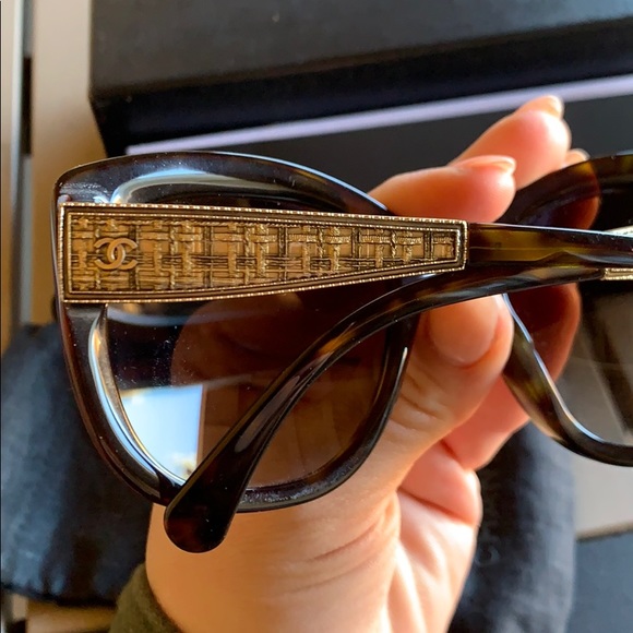 Chanel polarized oversize tortoiseshell sunglasses - Picture 2 of 8